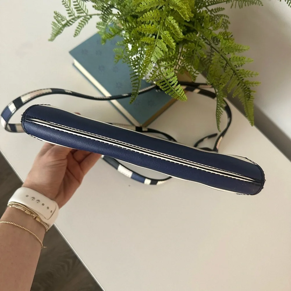 Like New Kate Spade New York Black Blue Cruise Stripe Laurel Way Rima Crossbody